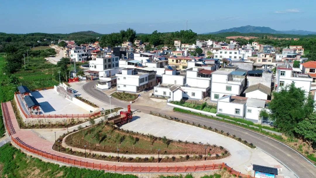 "谈起镇里的变化,东源县顺天镇党委书记蔡建辉表示,在市领导的挂点
