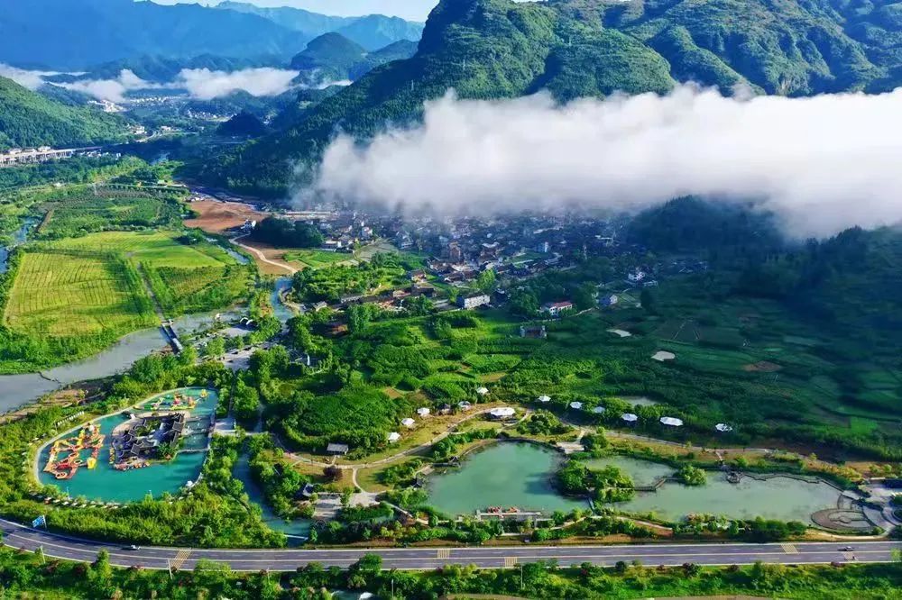 旅游扶贫模式（旅游扶贫的上风
条件）《旅游扶贫政策有哪些》