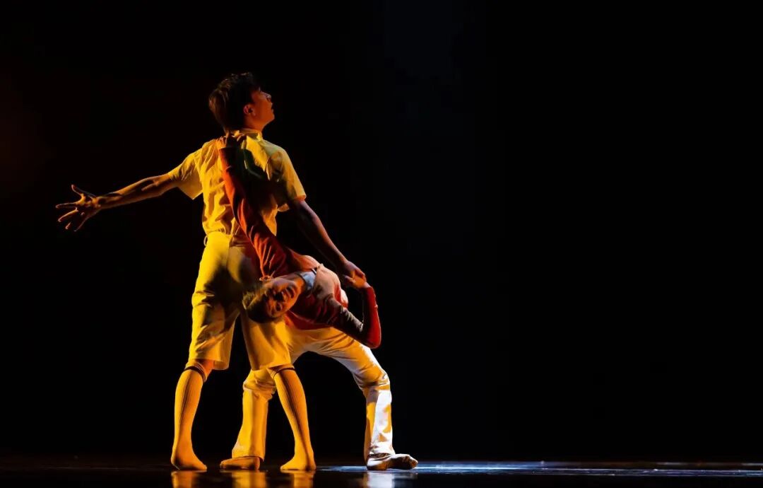 舞林高手广大穗粤舞蹈团摘金揽银