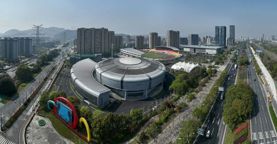 籃球地板圖片_籃球場(chǎng)地地板價(jià)格_籃球館木地板