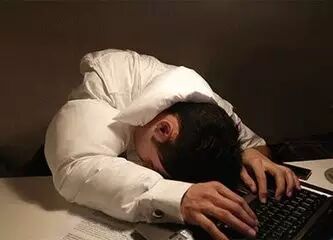 不知道有多少人,晚上常常熬夜,或者大吃大喝,我们都知道这样很伤身体