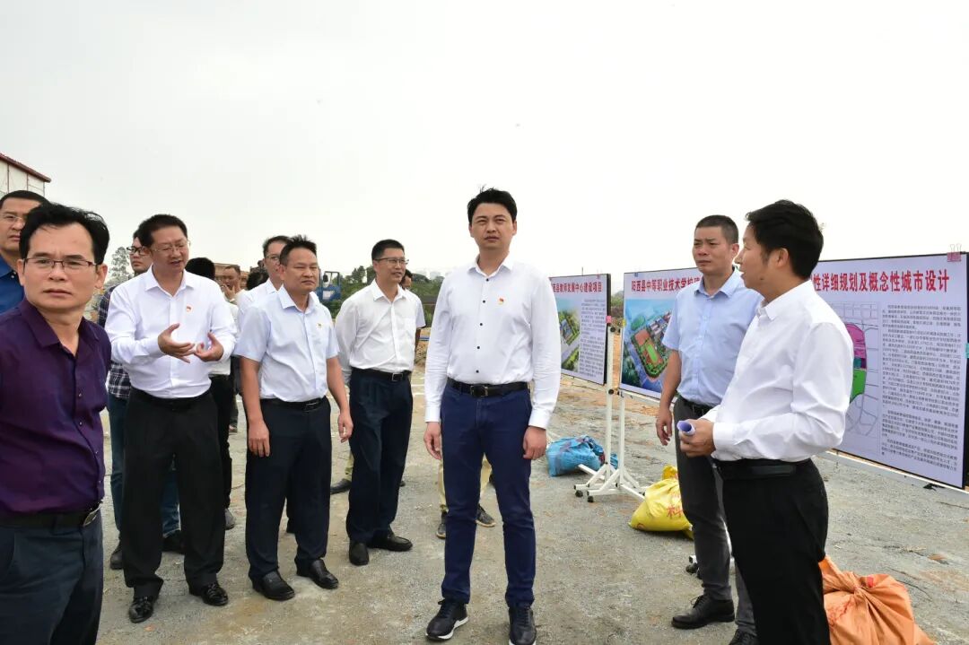 孙波一行先后深入国道325线阳西县城过境公路工程,教育城等重点项目