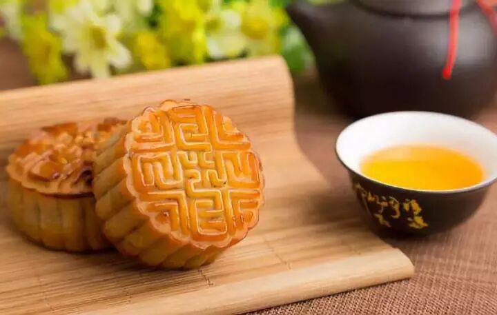 中秋已到，不过口腔内有这些症状你就别吃月饼了！