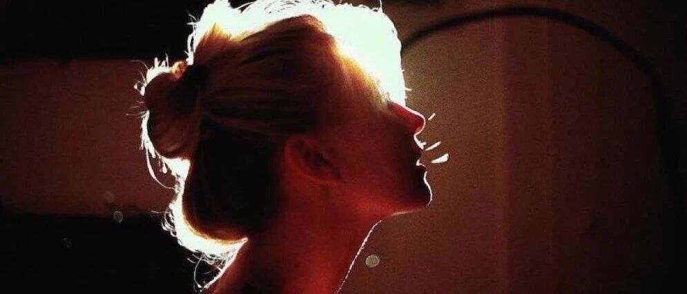 我身边那个自杀的女孩子