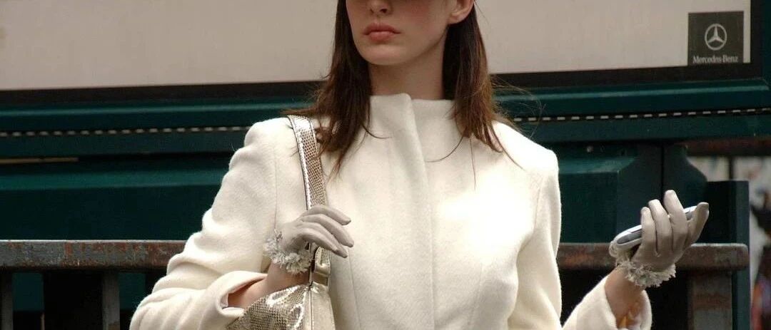 在她面前，顾佳几十万的包有些小儿科