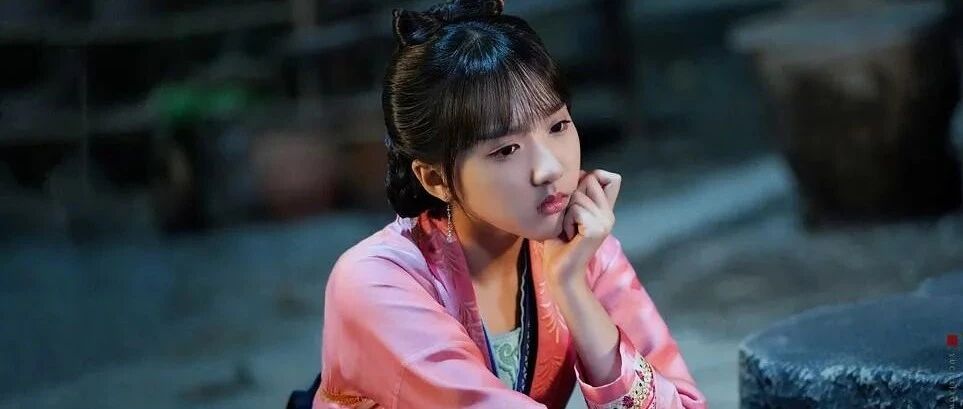 这姑娘红了，因为一部很穷的小网剧