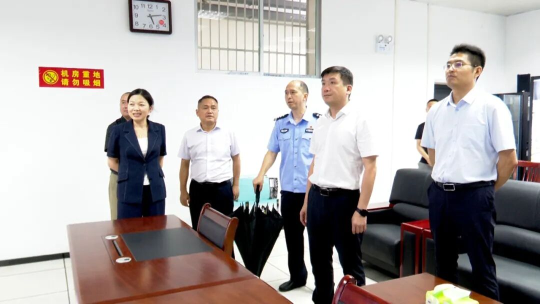 张宇峰调研督导高考准备工作