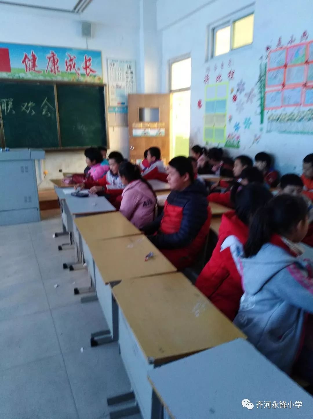 班级元旦会场布置_怎样用气球布置会场_布置会场用什么花