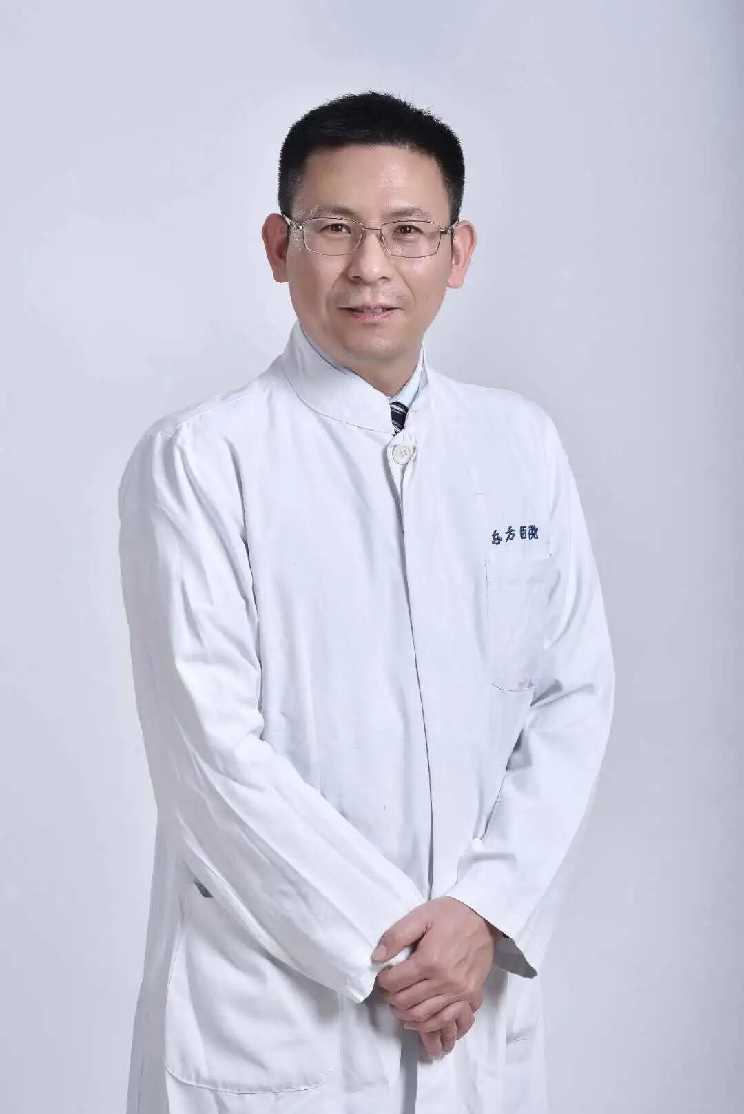 韩俊毅同济大学附属东方医院胃肠外科行政主任主任医师,硕士研究生