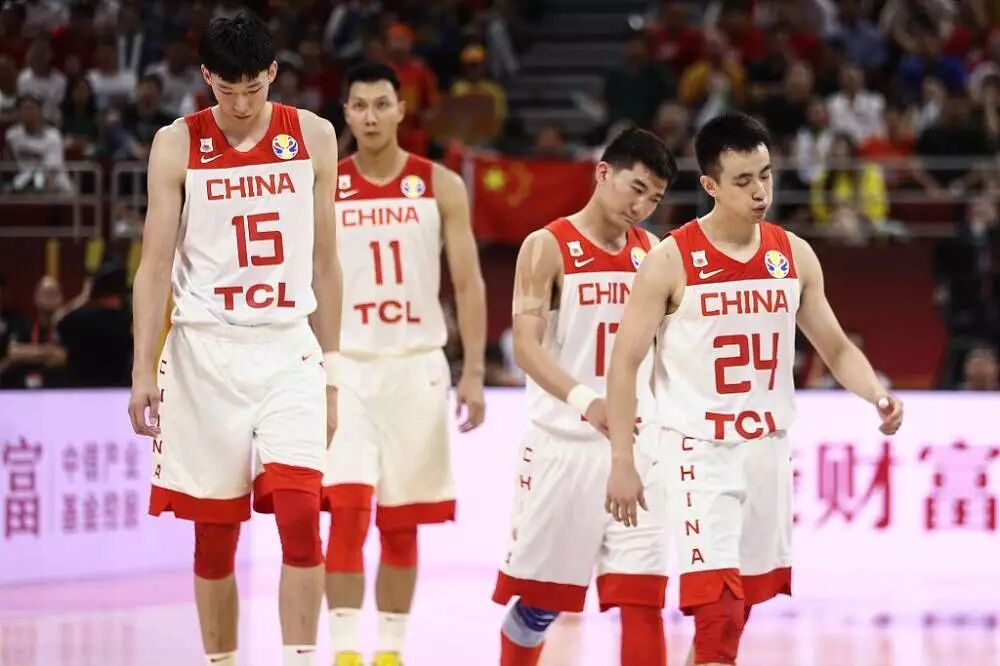 致命失误断送好局！中国男篮加时憾负波兰！王仕鹏痛哭姚明苦摇头！（组图） - 14