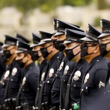 加州新提案：非公民也能当警察了