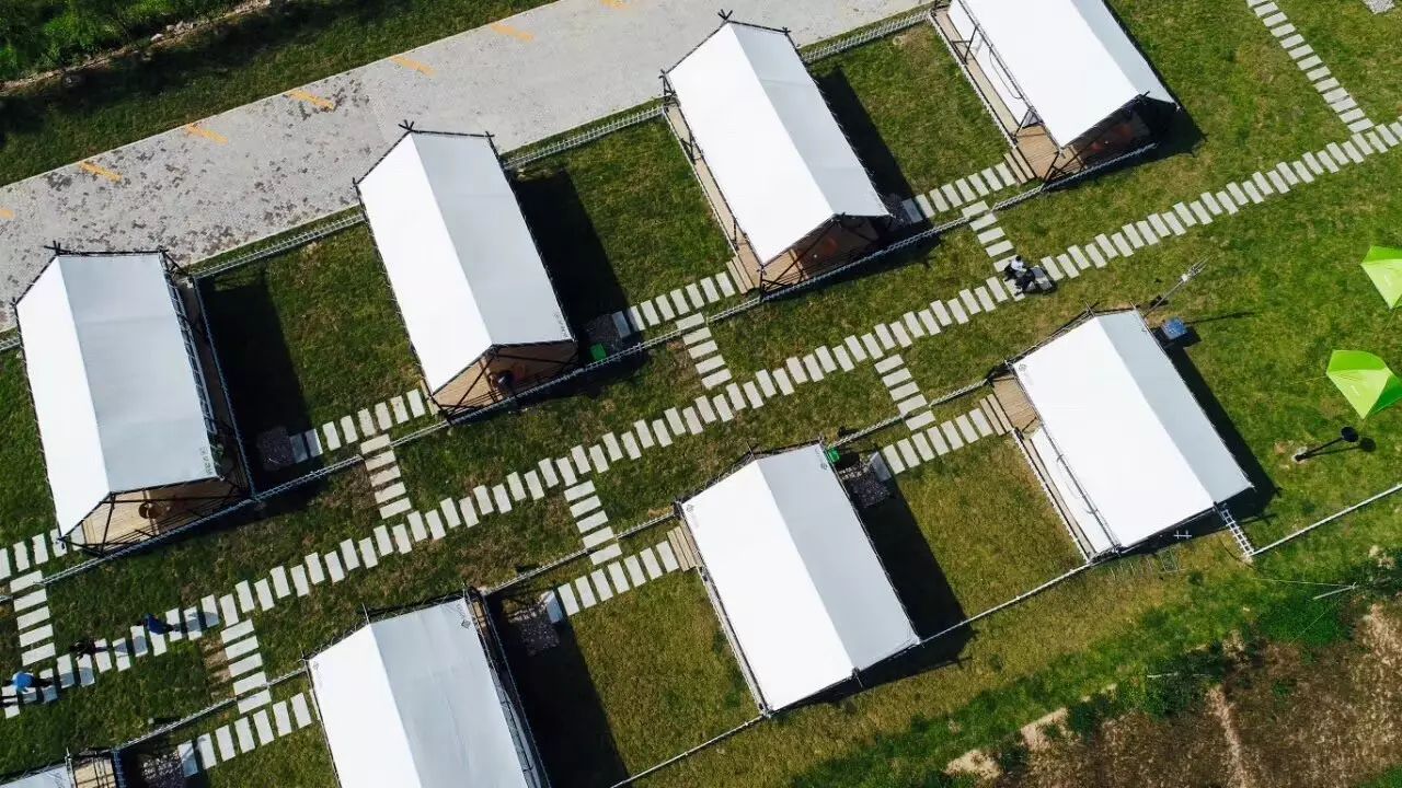 人均500 起!海边住野奢帐篷小院,3顿自助 景区门票