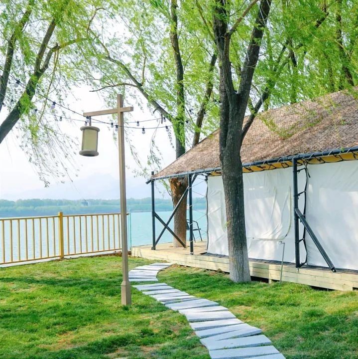 青龙湖畔野奢帐篷｜一户一院，躺看180°青龙湖美景，含乐园+早餐+电影