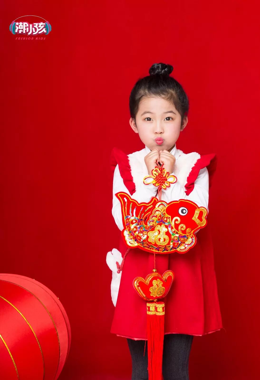 潮小孩闹新春正月初六朱姜玥给大家拜年啦