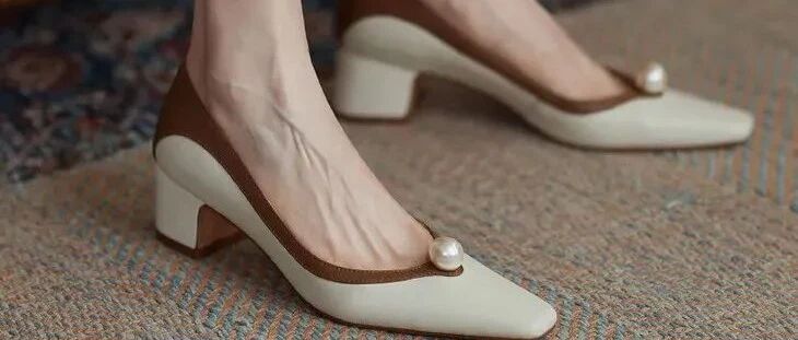 千万！不要和穿船袜的人握手！！因为······