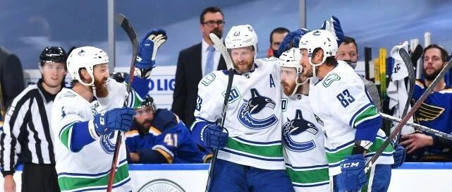 出奇制胜！季后赛首轮第五战加人4-3蓝调 莫特梅开二度逆转比赛