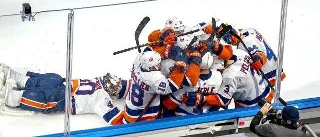 永不言弃！NHL东决第五场岛人双加时力克闪电