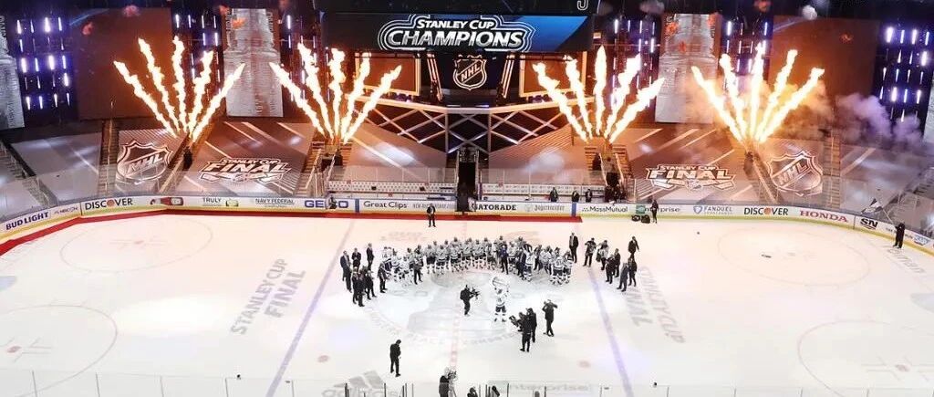 NHL总决赛回眸：闪电捧杯实至名归，当家哑火“星痛”难免