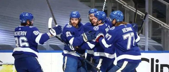 起手就是十万伏特！NHL东部决赛岛人2-8不敌闪电