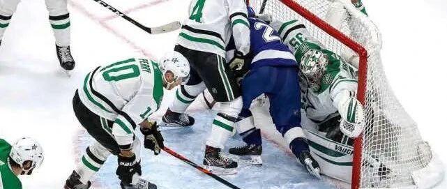 星队双加时鏖战3-2险胜闪电 NHL总决赛鹿死谁手悬念依旧！