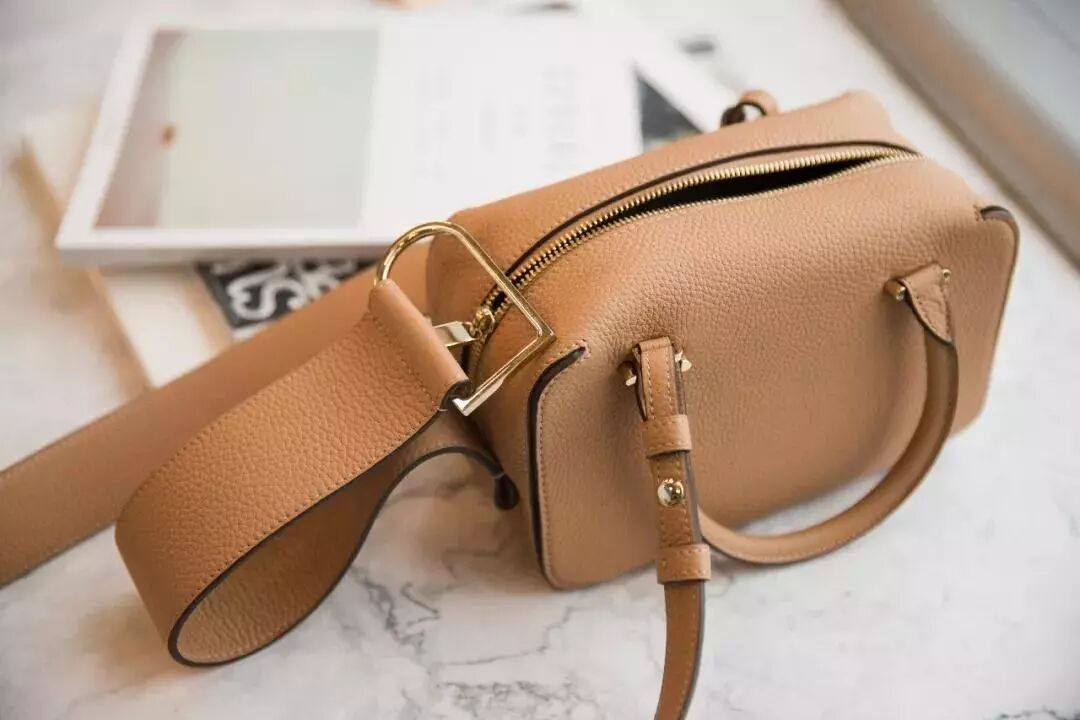 牌子包包是不是比较轻_包包牌子gd_gg是什么牌子的包包