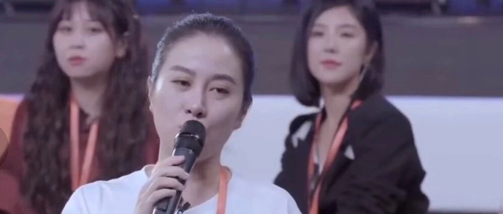 她又因为情商被嘲，大家都不意外了...