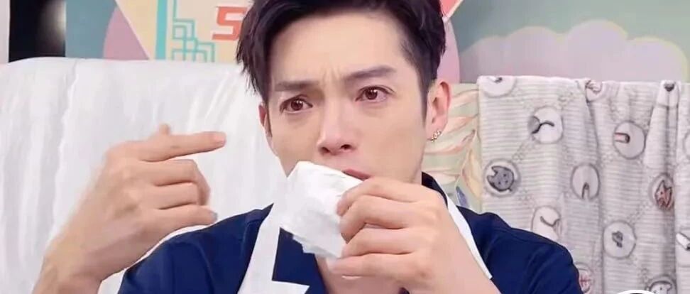 泪洒直播间！明星们的卖货套路太好笑了