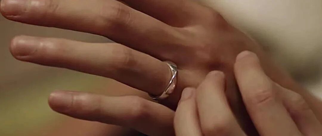 一枚戒指引发的塌房