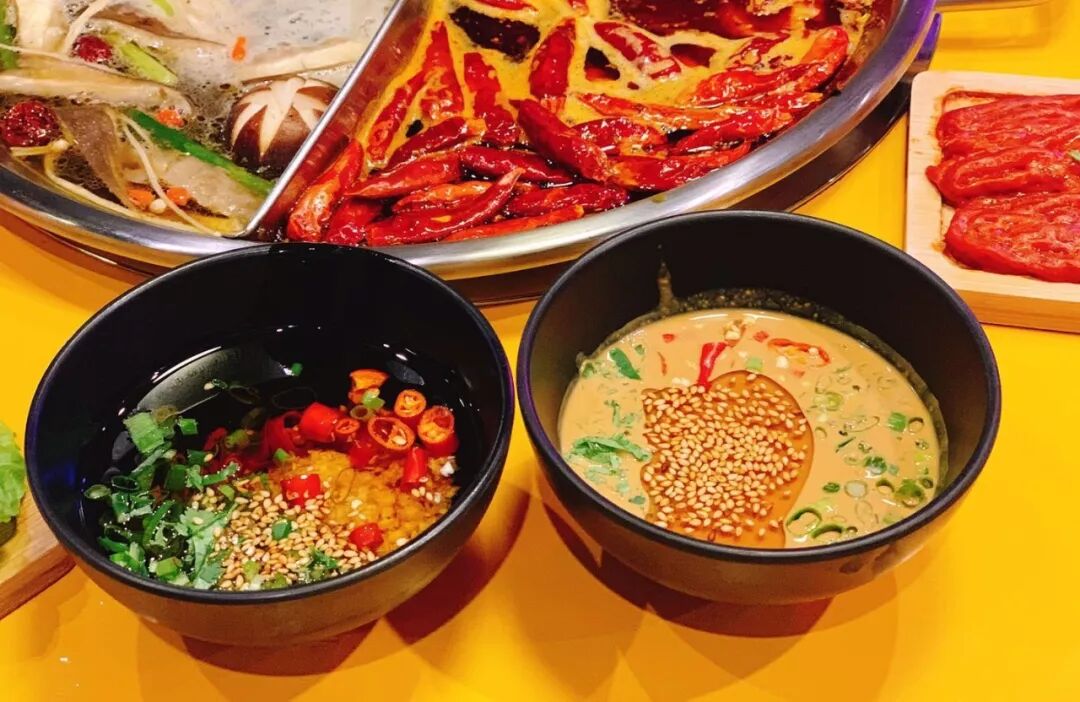 重庆火锅网红店抖音_重庆火锅抖音网红有哪些人_火锅抖音重庆店红网是真的吗
