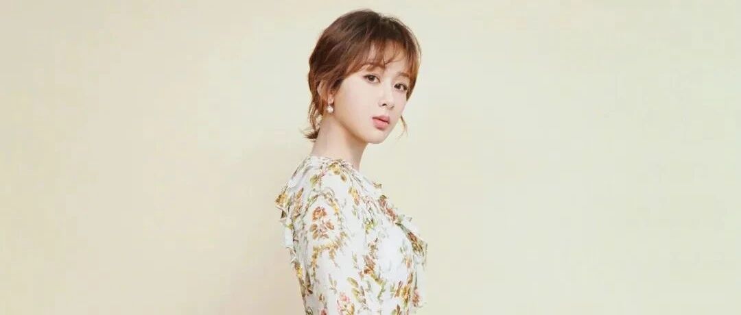 周深整容？杨紫张艺兴合作？何炅节目凉凉？张艺谋带关系户？王艳复出替老公还债？