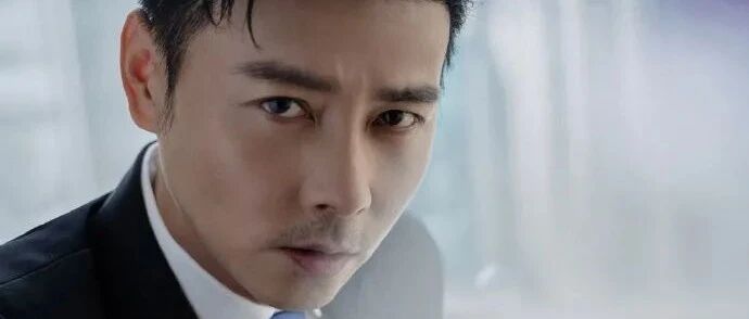 赵本山关婷娜绯闻被锤？Tfboys十年之约之谜？陈飞宇新恋情？大编剧被封杀？张晋不拍电视剧？