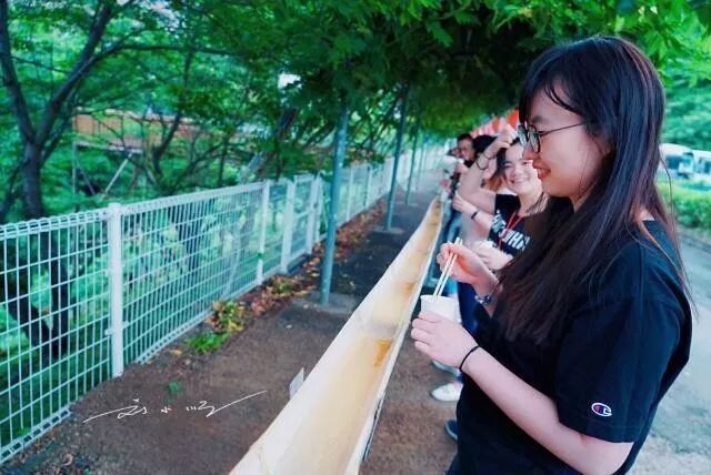 



确定这是流水面，不是在吃别人口水？
