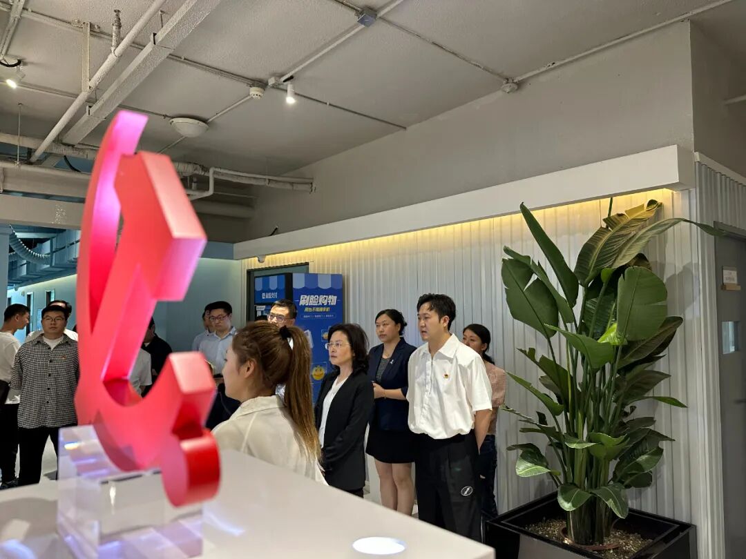 成都市委组织部到OST传媒调研党建工作第1张