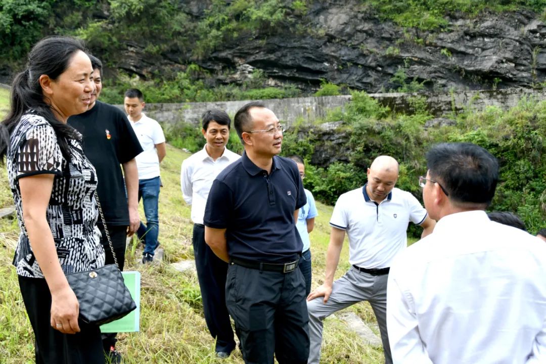 開陽縣委書記王啟雲開展林長制巡林並調研督導水庫安全及地質災害防治