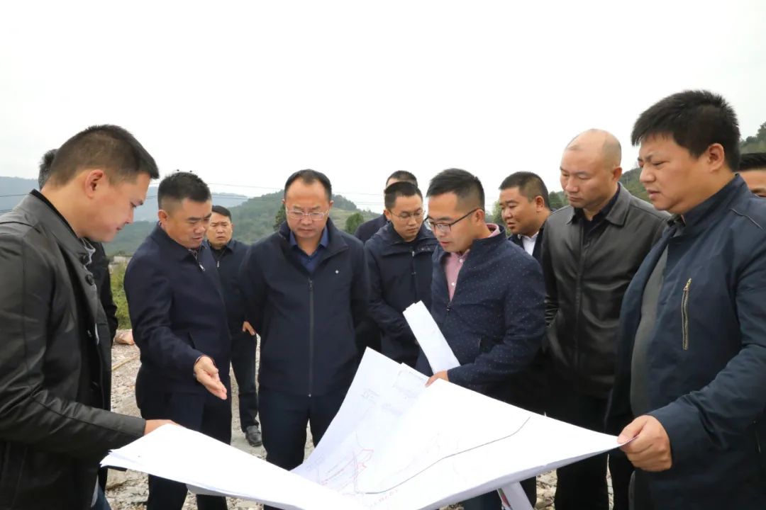 开阳县委副书记,开阳经开区党工委书记杨雄刚,县委常委,常务副县长夏