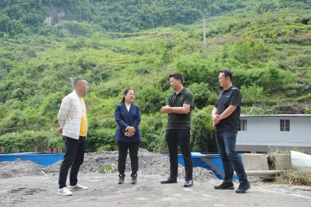 开阳县长孙昕到龙水乡检查受灾情况指导抢险救援救灾工作