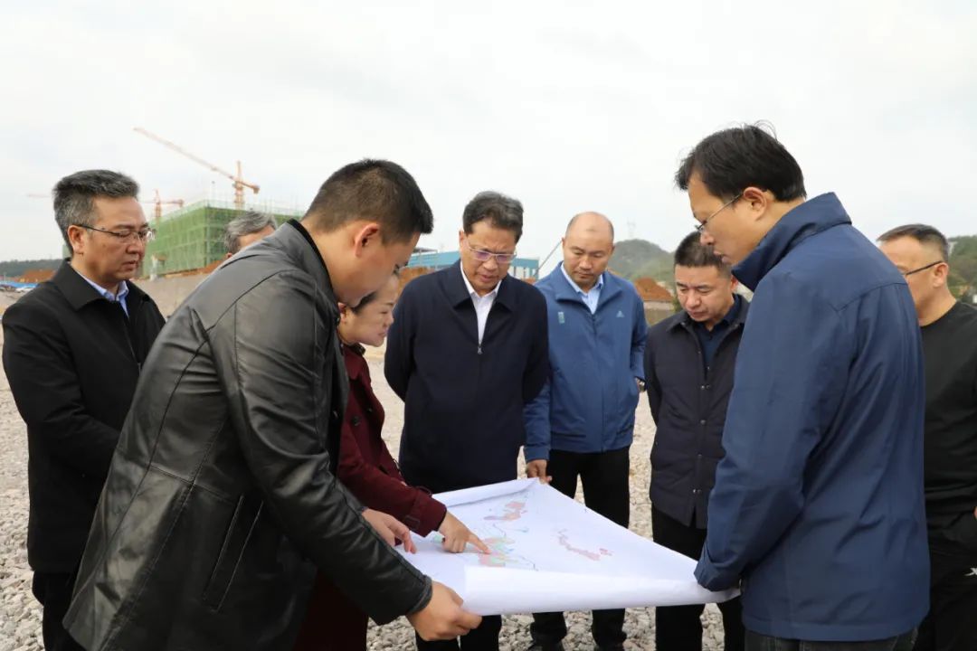 贵州副省长郭锡文在开阳调研时强调发挥优势做好服务全力推动新型工业