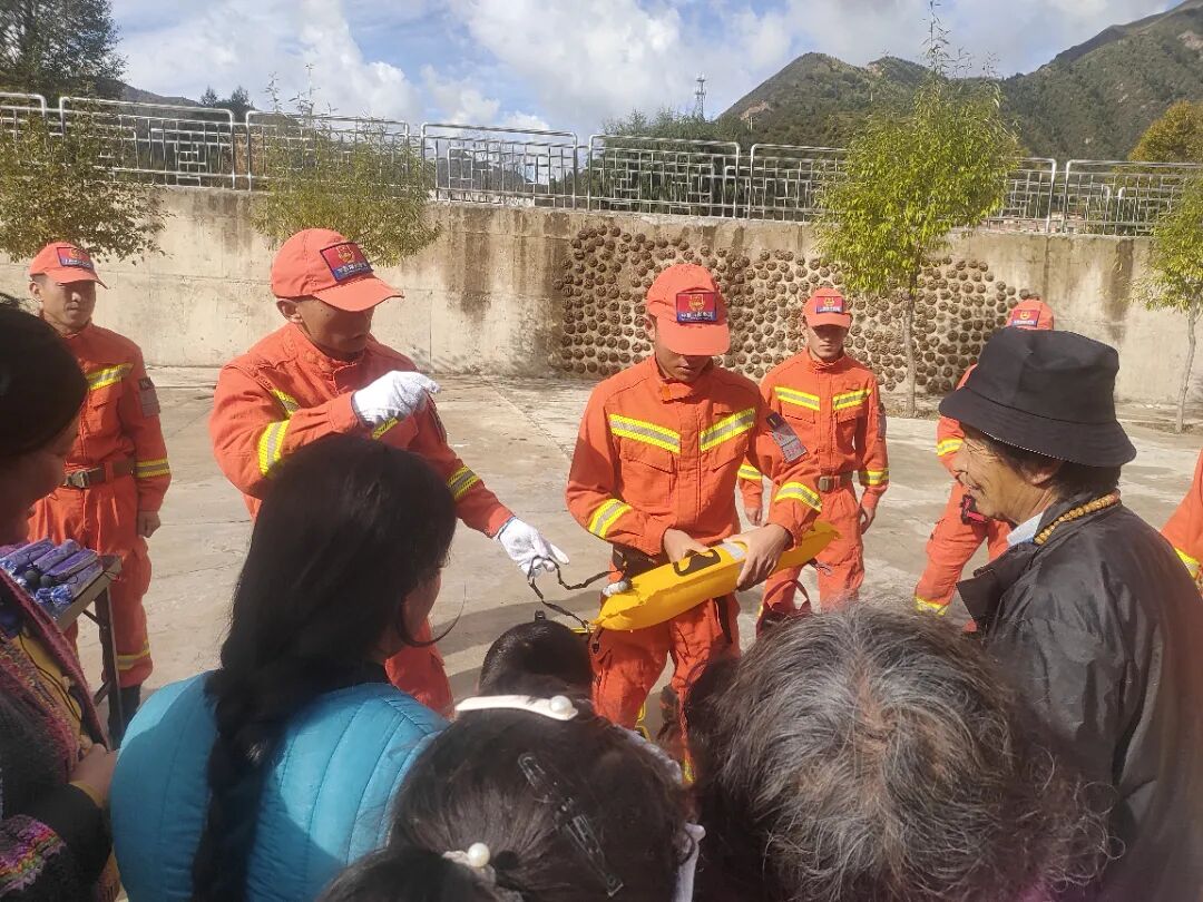 江达县森林消防中队于同普乡开展防灾减灾宣传活动