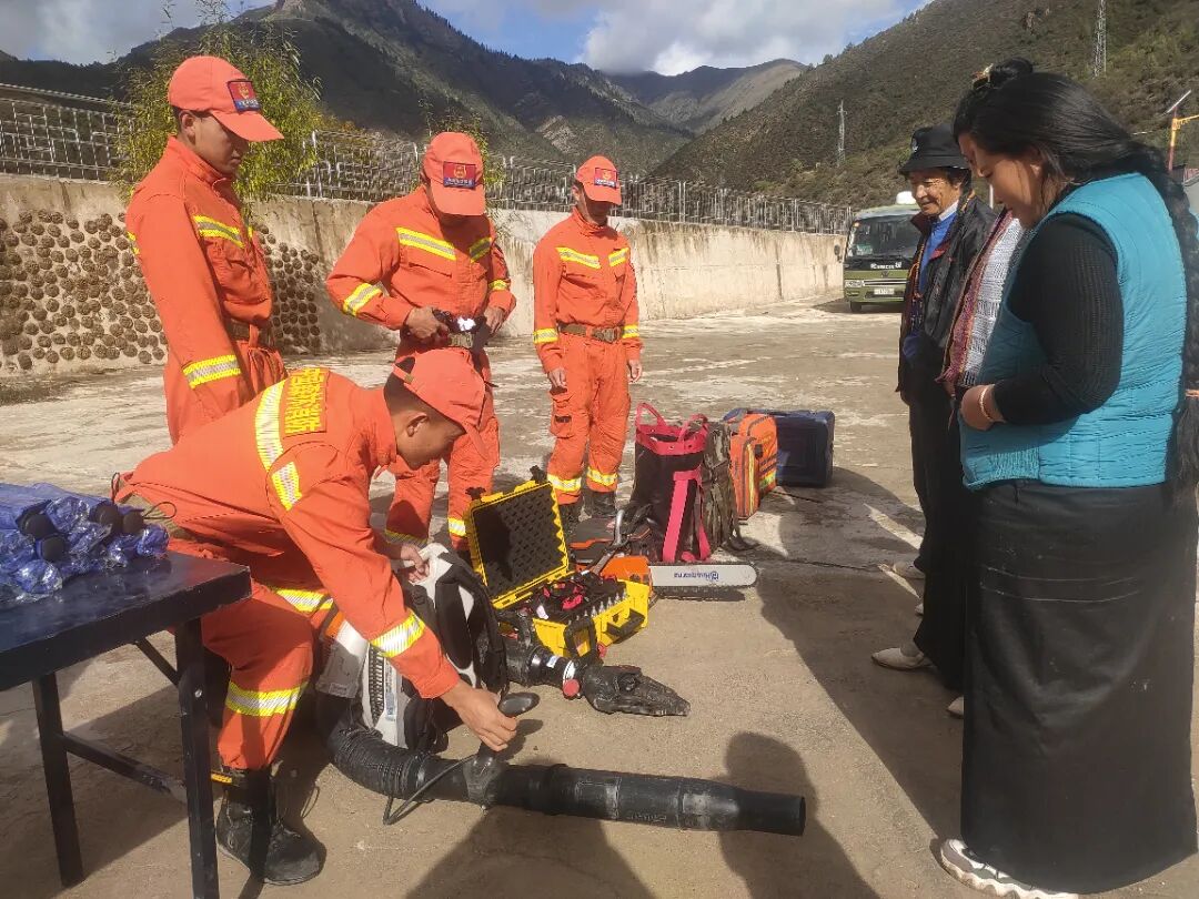 江达县森林消防中队于同普乡开展防灾减灾宣传活动