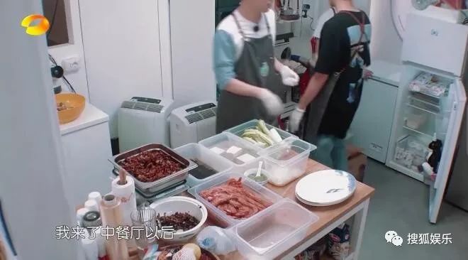 李小璐休闲装_李小璐服装新品牌_李小璐巴黎时装周/