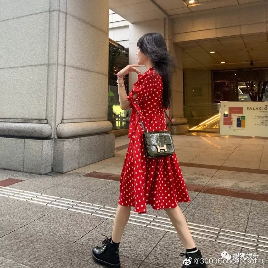李小璐巴黎时装周_李小璐休闲装_李小璐服装新品牌/