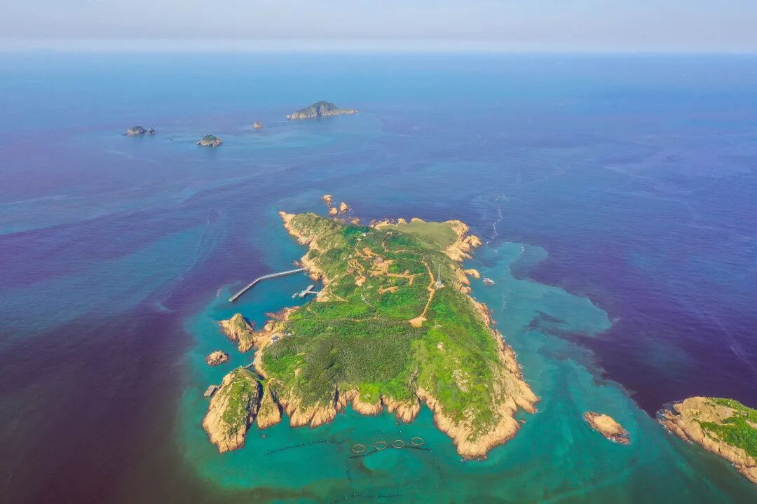 市洞头区位置:山尖小红书@kris陈瑞瑞霓屿山尖观景平台位于洞头霓屿岛