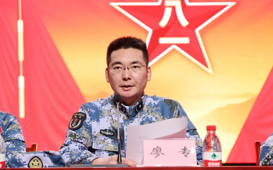 廖专副院长宣读军委《开训动员令》邱福建副院长对2021年度医院卫勤战备工