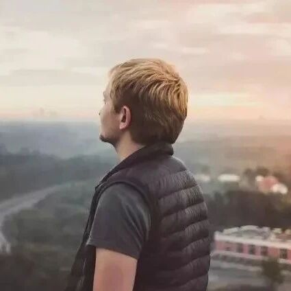 这三个表现说明男人吃醋了！心里真的有你！