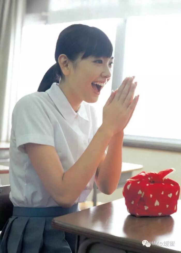 微微一笑很倾城她的笑美得让人震撼