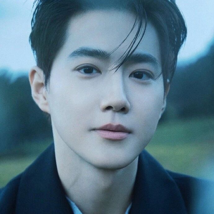 金俊勉:温柔年上男的致命吸引力,为何能成为EXO的定海神针?