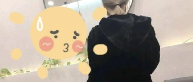 女老师穿2.8万“大衣”上课，被家长举报，老师用硬核回复怼回去！