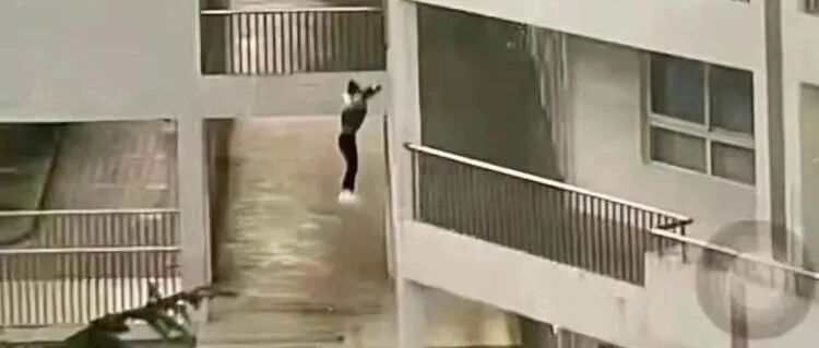 江苏启东3名小学生坠楼，较危重的1名学生已送往上海救治……