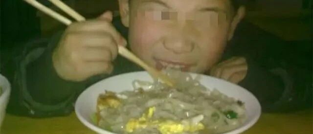 这碗“毒面条”毁了很多孩子，家长要反思，现在知道还来得及！