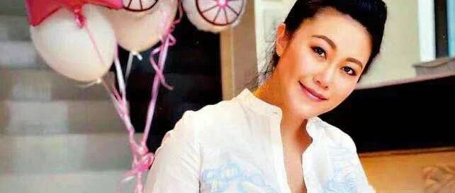 郭晶晶闺蜜裸身抱5个月女儿跳楼：压垮她的是……